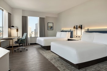Premium Room, 2 Queen Beds, Non Smoking (Space Needle View)
