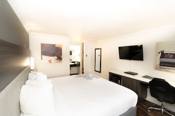 Standard Room, 1 Queen Bed, Non Smoking