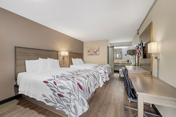 Deluxe Room, 2 Queen Beds, Smoking