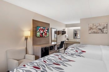 Deluxe Room, 2 Queen Beds, Smoking