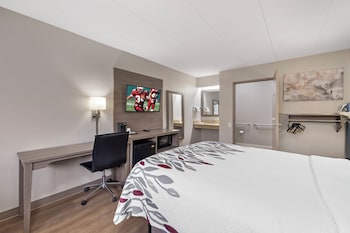 Superior Room, 1 Queen Bed, Accessible, Smoking