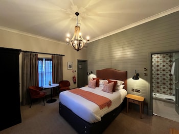 Carriage House Standard Double with Shower Only