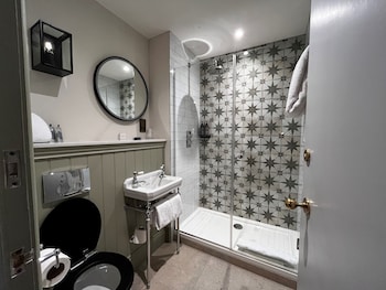 Carriage House Standard Double with Shower Only
