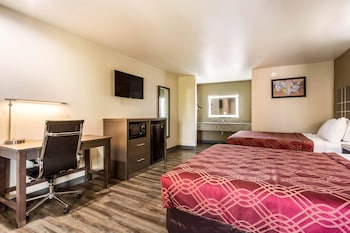 Room, Non Smoking (2 Queen bed and 1 Pull out couch)