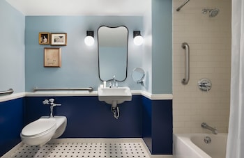 Room, 1 King Bed, Accessible, Bathtub