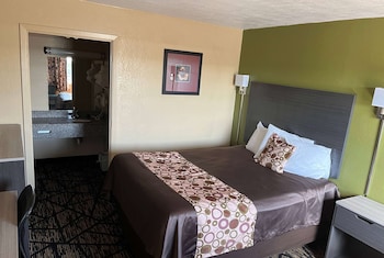 Standard Room, 1 Queen Bed