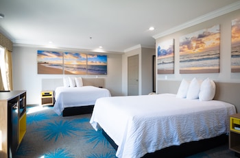 Deluxe Room, Multiple Beds, Non Smoking