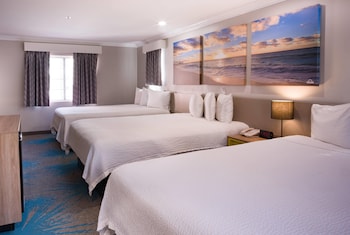 Deluxe Room, Multiple Beds, Non Smoking