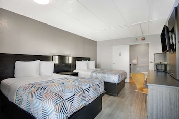 Deluxe Room, 2 Double Beds, Accessible, Non Smoking
