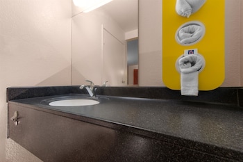 Deluxe Room, 1 Double Bed, Smoking, Refrigerator & Microwave
