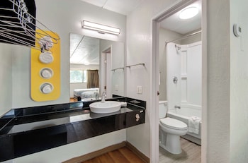 Deluxe Room, 2 Double Beds, Smoking, Refrigerator & Microwave
