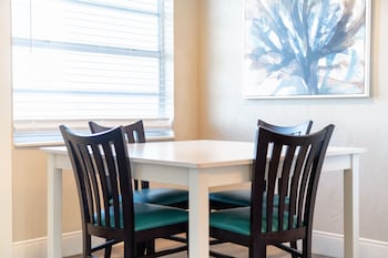 North Tower Oceanfront Efficiency