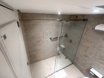 Standard Double Room, 2 Queen Beds