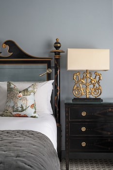 Classic Room, 1 Queen Bed
