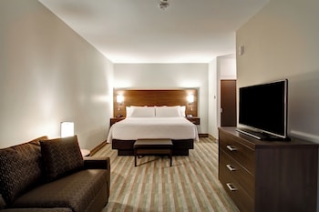 Standard Room, 1 King Bed, Non Smoking, Refrigerator & Microwave