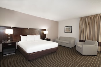 Suite, 1 King Bed, Non Smoking (Upgrade)