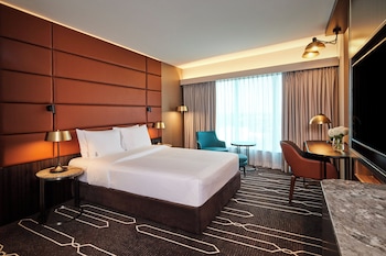 Standard Room, 1 Queen Bed (High Floor)