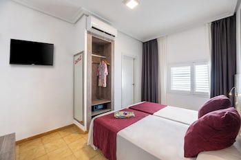 Twin Room (3 Adults)