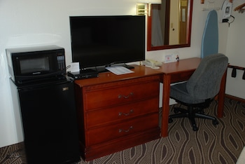 Suite, 1 Queen Bed, Refrigerator & Microwave