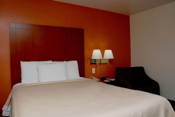 Standard Room, 1 Queen Bed