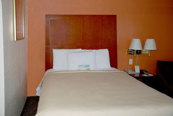 Standard Room, 1 Queen Bed