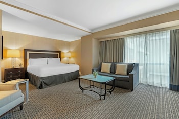 Junior Suite, 1 King Bed (Club Junior Suite)