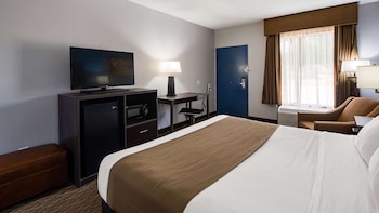 Standard Room, 1 King Bed, Non Smoking, Refrigerator & Microwave