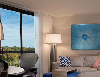Room, 1 King Bed, Accessible, Resort View (Mobility & Hearing,  Bathtub)