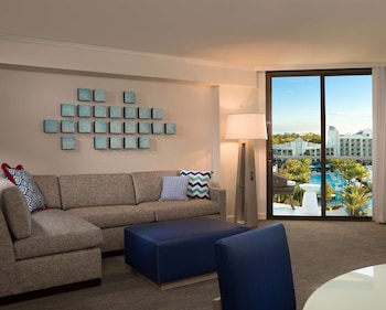 Suite, 1 Bedroom (1 KING BED AND PARLOR)