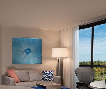 Room, 1 King Bed, Accessible, Resort View (Mobility & Hearing, Roll-in Shower)