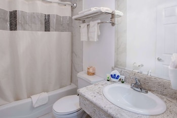 Room, 1 King Bed, Non Smoking (with 2 person Hot Tub)