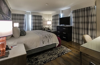 Standard Room, 1 King Bed, Accessible (Communications)