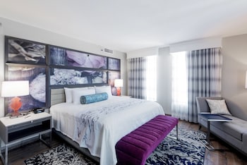 Standard Room, 1 King Bed
