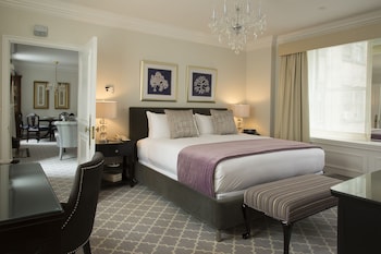 Suite (Interior )