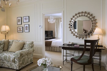 Suite, City View