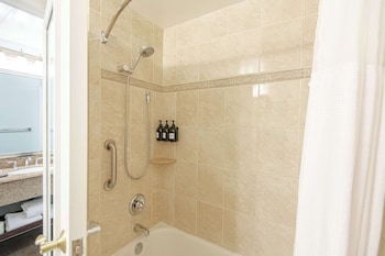 Deluxe Room, 2 Queen Beds, Non Smoking