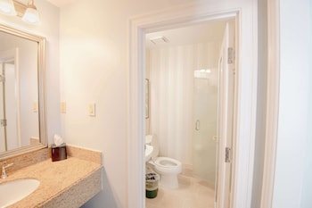 Deluxe Room, 1 King Bed