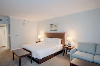 Room, 1 King Bed, Accessible, Fireplace (Accessible Bathtub)
