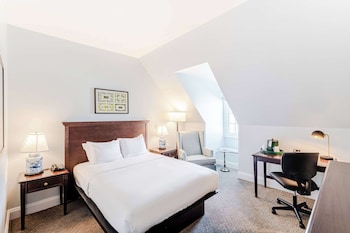 Deluxe Room, 1 Queen Bed