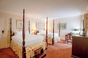 Room, 2 Queen Beds, Jetted Tub