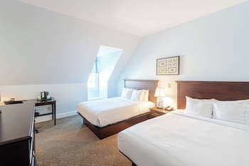 Deluxe Room, 2 Queen Beds, Non Smoking