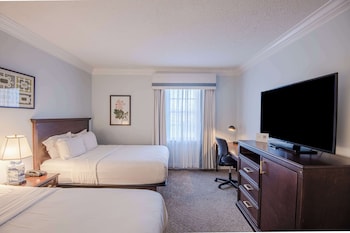 Room, 2 Queen Beds, Accessible (Roll-In Shower, Mobility & Hearing)