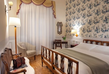 Classic Double or Twin Room, Balcony