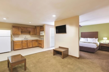 Suite, 1 King Bed, Non Smoking