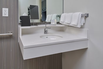 Suite, 1 Bedroom (Mobility/Hearing Accessible, Tub)