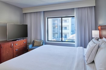 Suite, 1 Bedroom (Mobility/Hearing Accessible, Tub)