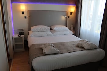 Comfort Room, 1 Queen Bed, Non Smoking, Balcony