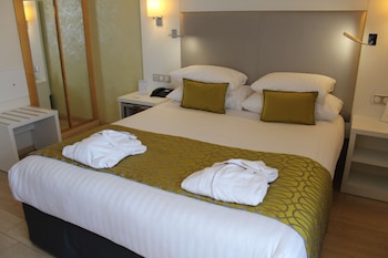 Comfort Room, 1 Queen Bed, Non Smoking, Balcony
