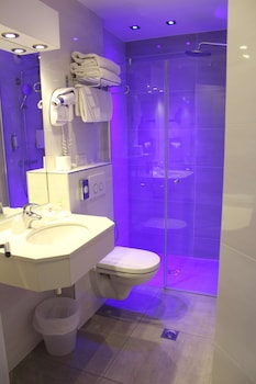 Executive Room, 1 Queen Bed, Non Smoking, Balcony