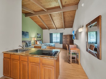 Studio, Kitchenette